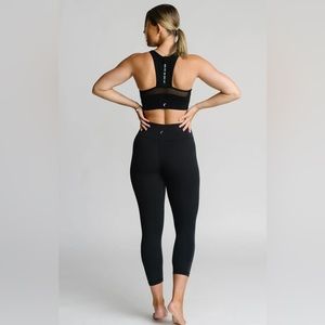 Zyia black hi rise capri leggings